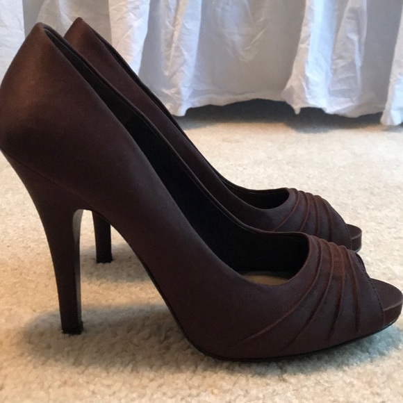 Heels - Picture 2 of 3